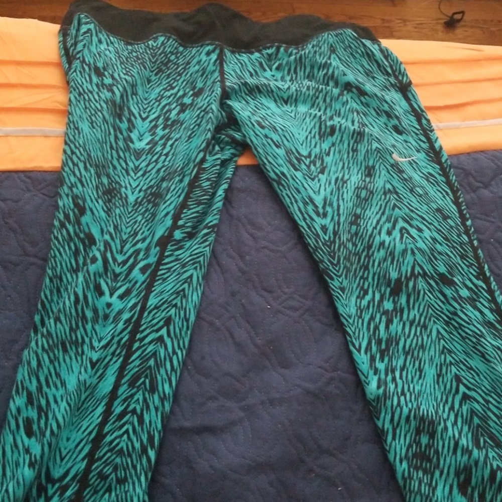 Nike exercise  capri pants xl